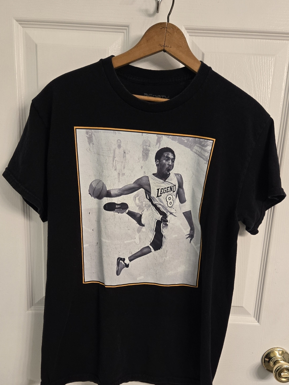 Legend 8 Kobe Bryant Graphic Basketball Tee - Black